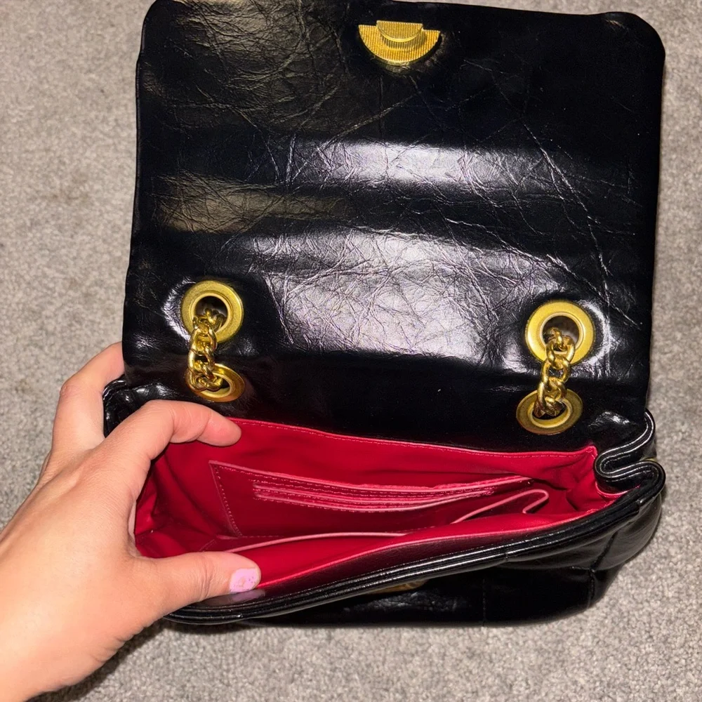 Elegant Black Leather Bag with Gold Chain - Picture 3 of 3